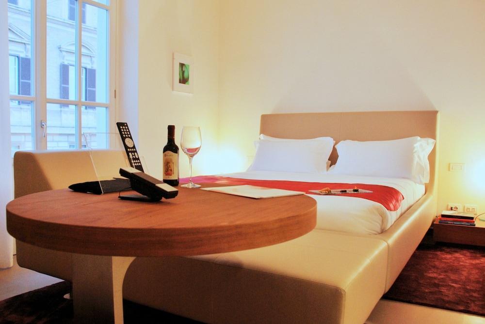 Palazzo Montemartini Rome, A Radisson Collection Hotel Eksteriør bilde A typical studio apartment