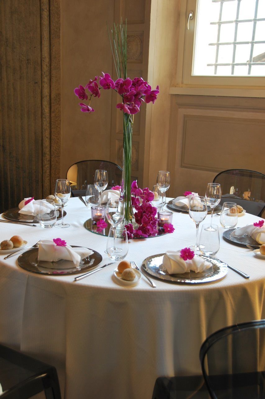 Palazzo Montemartini Rome, A Radisson Collection Hotel Eksteriør bilde A table set for a formal dinner